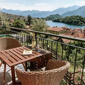 https://vista-azzurra.it-lombardy.com